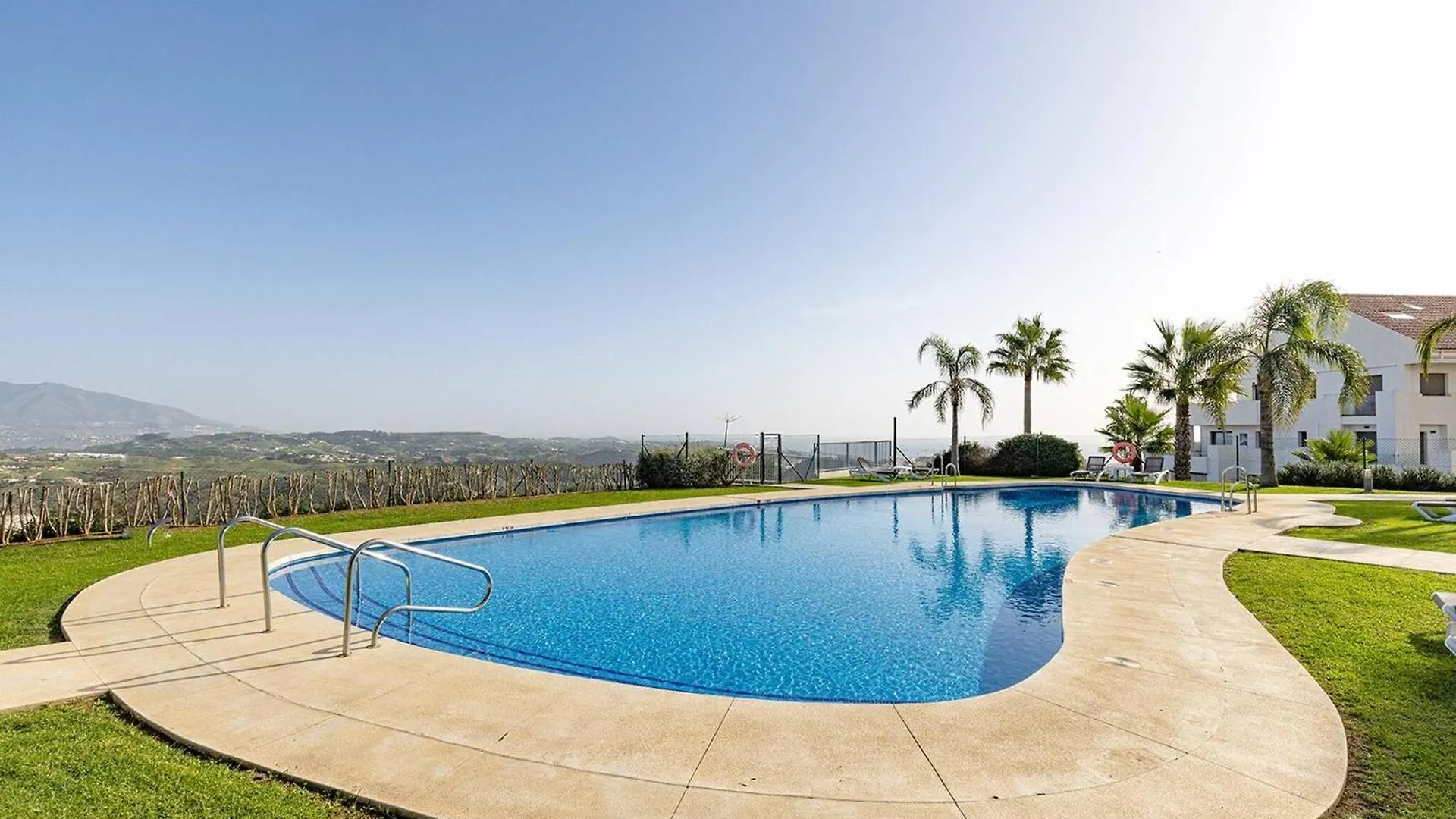 102 La Cala Hills Club 2 Bed Duplex Penthouse Sea Views And Hot Tub For Hire 35Eur Per Night 0*, La Cala De Mijas Espagne