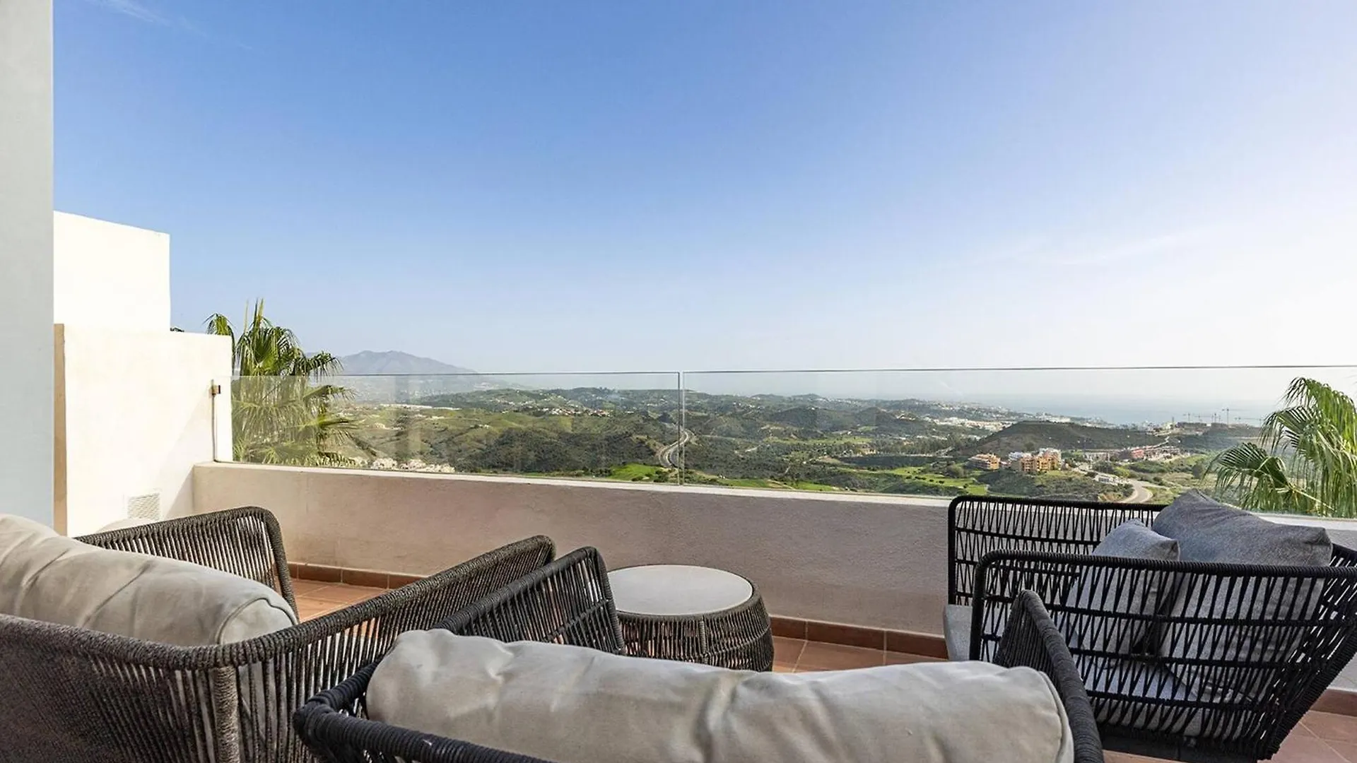 Appartement 102 La Cala Hills Club 2 Bed Duplex Penthouse Sea Views And Hot Tub For Hire 35Eur Per Night Espagne