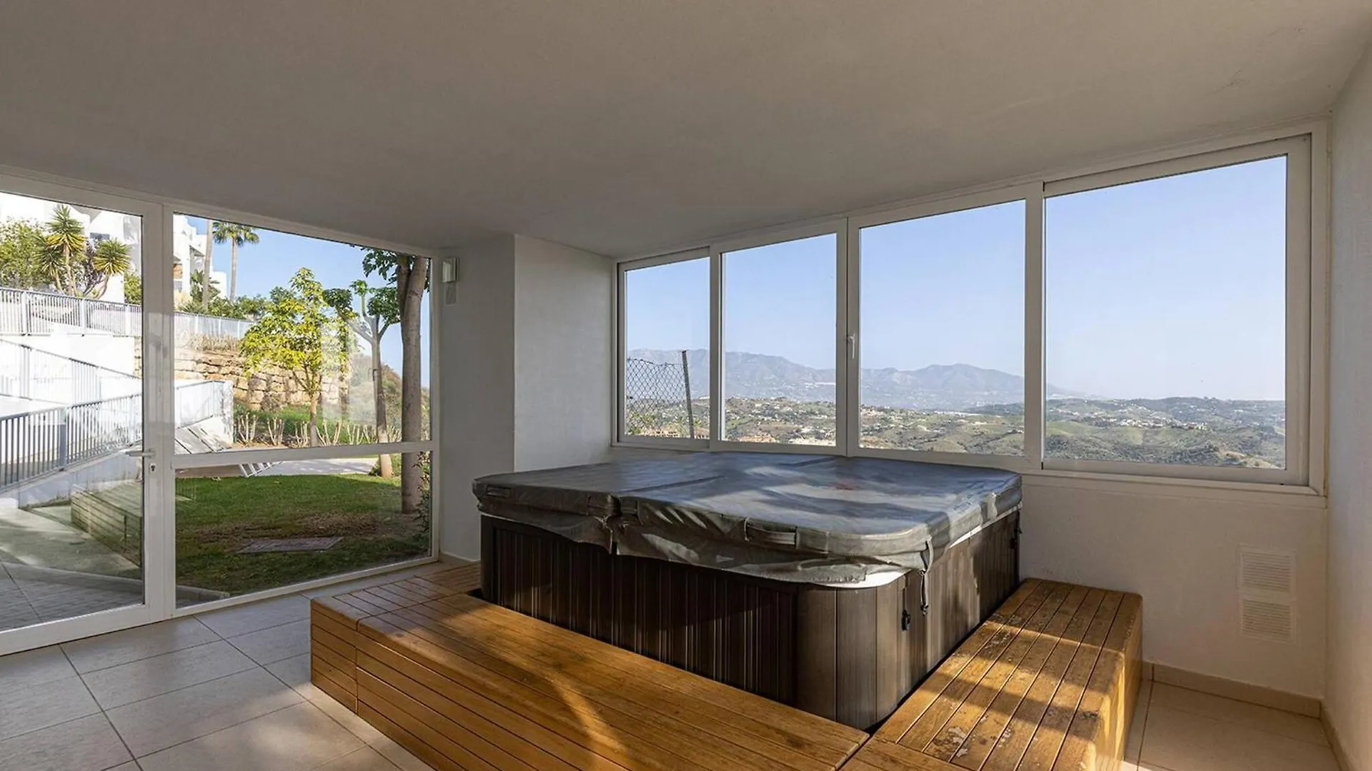 Appartement 102 La Cala Hills Club 2 Bed Duplex Penthouse Sea Views And Hot Tub For Hire 35Eur Per Night Espagne